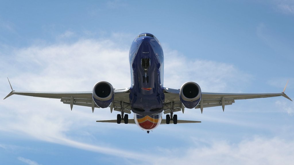 Pesawat Boeing 737 Mendarat Darurat di Laut Hawaii, 2 Awak Selamat dan Dilarikan ke RS