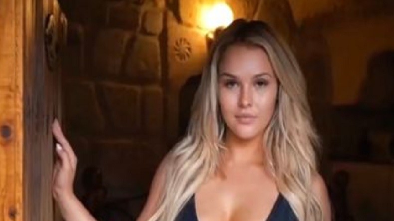 Bikin Heboh di Final Liga Champions, Instagram Kinsey Wolanski Diretas