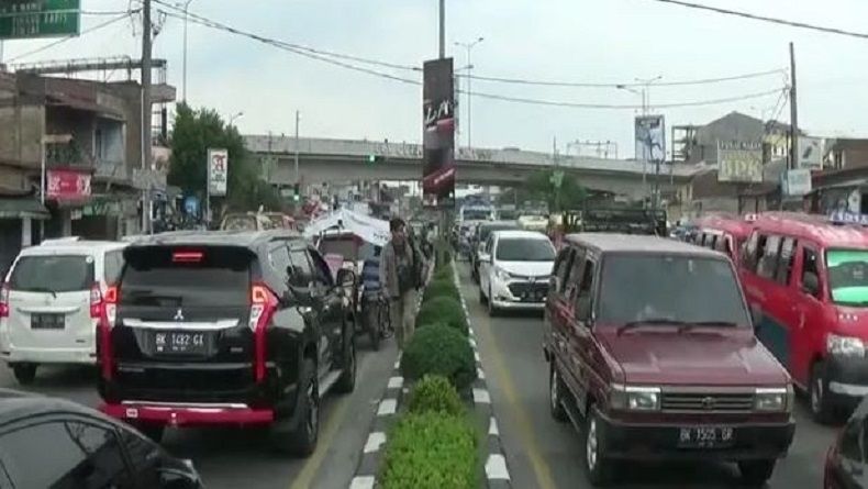 Jalur Medan - Berastagi Padat, Polisi Siapkan Jalur Alternatif