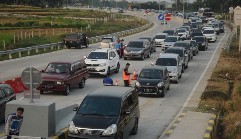 Arus Balik, One Way Kalikangkung-Cikampek Diterapkan Siang Ini hingga 10 Juni