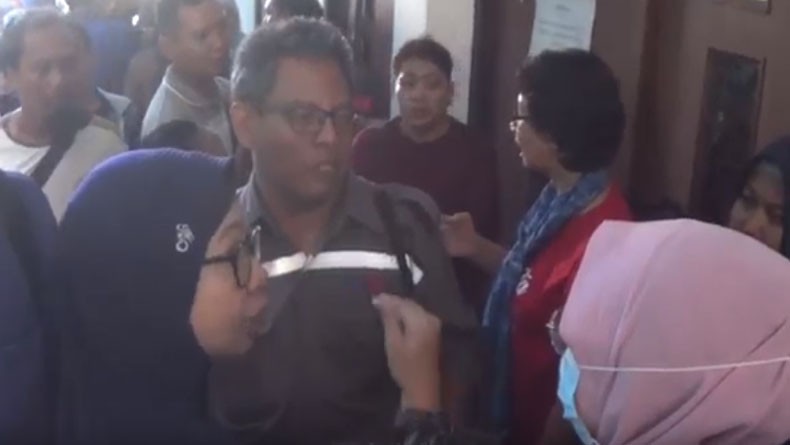 Ratusan Wali Murid Geruduk Dispendik Surabaya Protes PPDB Sistem Zonasi