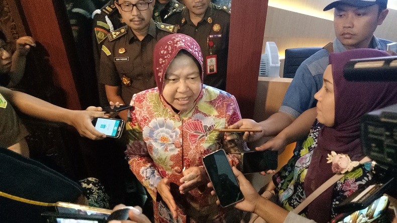 2 Jam Diperiksa Kejati, Risma Berharap Aset YKP Bisa Kembali ke Pemkot Surabaya