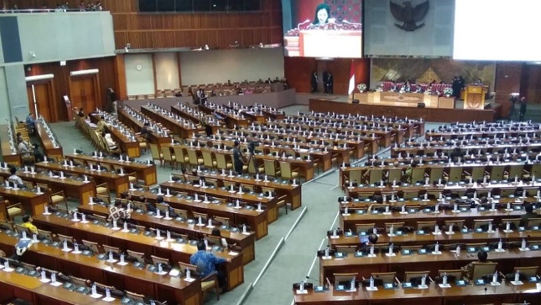 Sidang Paripurna DPR, 220 Anggota Dewan Absen