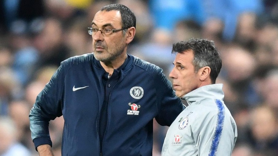 Zola Anggap Perpisahan Sarri dengan Chelsea Terlalu Prematur