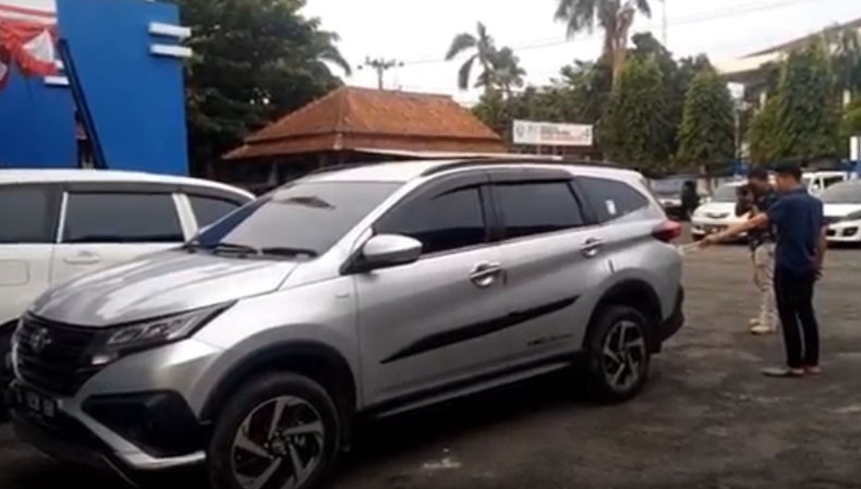 Pelaku Mutilasi Korban KW di Dalam Mobil sepanjang Perjalanan Bogor-Banyumas