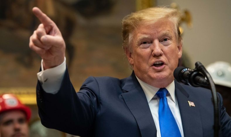 Trump: Militer AS Tembak Jatuh Drone Iran yang Mendekati Kapal Perang