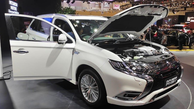 Outlander PHEV, Mobil Ramah Lingkungan dengan Segudang Kecanggihan