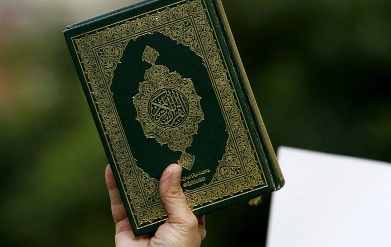 Pemimpin Kelompok Radikal Belanda Robek Alquran di Den Haag