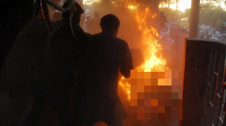 Pria Ini Terlanjur Dibakar Hidup-Hidup karena Disangka Pencuri, Ternyata Bukan