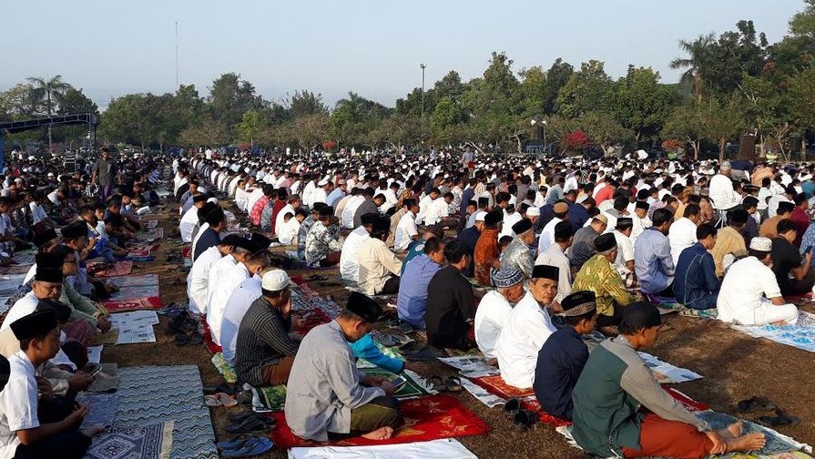 Panduan Khutbah Idul Fitri Singkat di Rumah: Kesabaran di Masa Covid-19