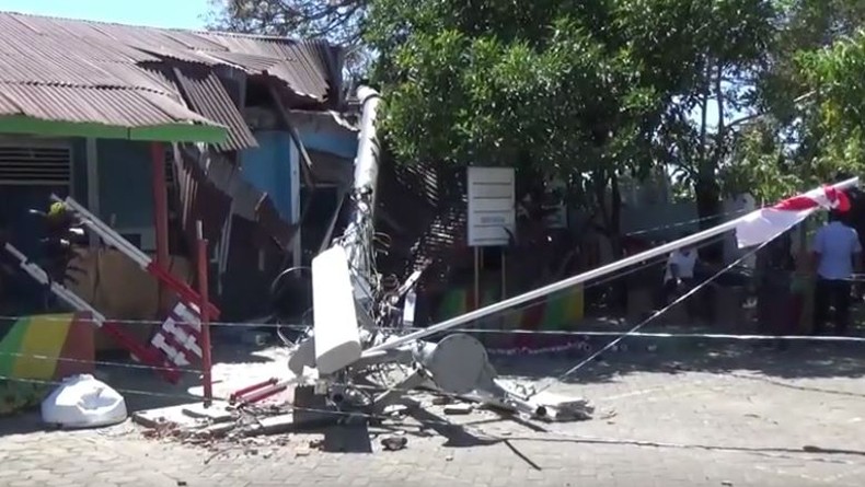 Menara BTS Roboh dan Timpa Sekolah di Maros Sulsel, 8 Siswa SD Terluka