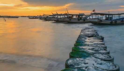 Tak Jauh dari Jakarta, Wisata Pantai Tanjung Pasir Lihat Barisan Pulau Eksotis