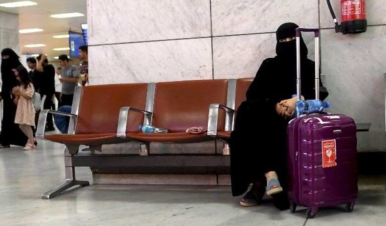Saudi Resmi Perbolehkan Perempuan Keluar Negeri Tanpa Izin Wali Laki-Laki