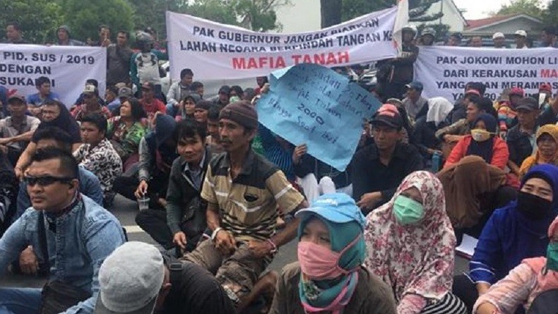 Tolak Eksekusi Lahan, Ratusan Warga Demonstrasi di Depan Kantor Gubernur Sumut