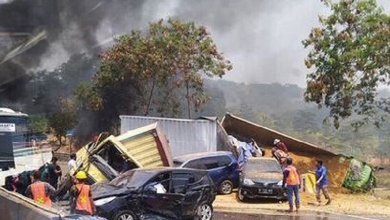 Kecelakaan Beruntun 21 Kendaraan di Tol Cipularang, Begini Kronologinya