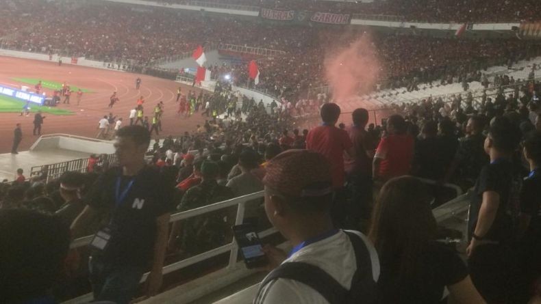 Suporter Rusuh Kontra Malaysia, Ini Sanksi FIFA yang Mengancam Indonesia