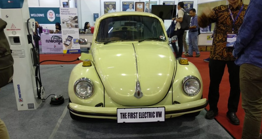 Unik, VW Kodok Ini Diubah Mesinnya Jadi Mobil Listrik