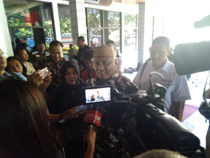 Gubernur Gorontalo Mengajak Rakyat Indonesia Doakan Kesehatan BJ Habibie