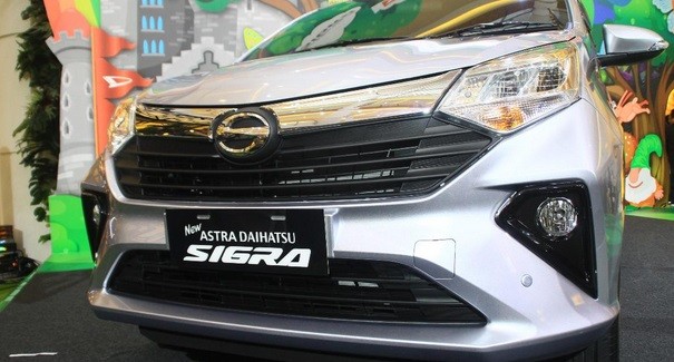 Lampu LED Sigra Terbaru Tak Bisa Diaplikasikan pada Model Lama, Ini Alasannya