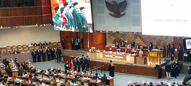Lima Pimpinan DPR Periode 2019-2024 Dilantik, Ketua MA Ingatkan Sumpah Jabatan