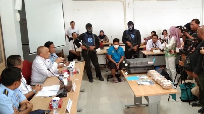 Petugas Bandara Adisutjipto Yogyakarta Amankan Penumpang Bawa 5,5 Kg Sabu