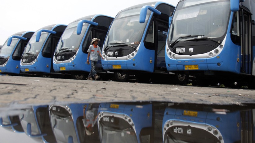 Kenapa Transjakarta Kembali Gunakan Bus Zhongtong? Ini Penjelasan Anies