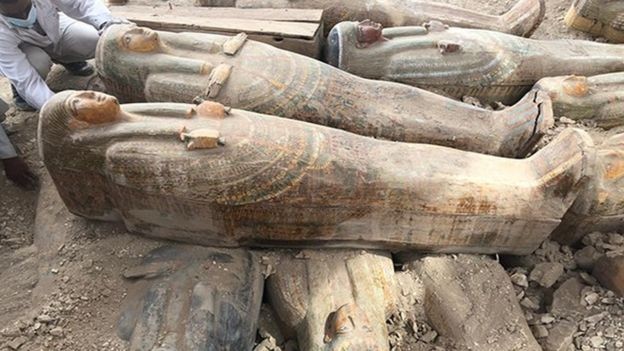  Mesir Temukan 20 Peti Mati Kuno dengan Hiasan Warna-warni Dekat Luxor