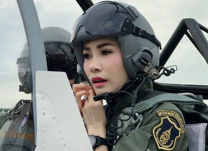 Raja Thailand Mendadak Copot Semua Gelar Resmi untuk Sang Selir