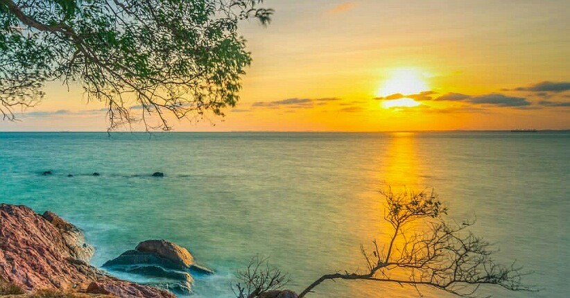 Terpikat Keindahan Pantai Nongsa di Batam, Sunsetnya Terlihat Eksotis