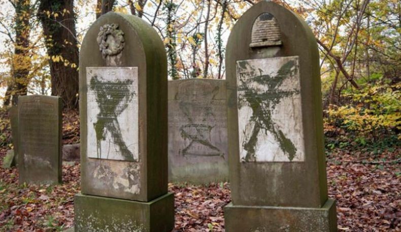 Terungkap, Pelaku Perusakan Puluhan Makam Tua Yahudi Kelompok Neo Nazi