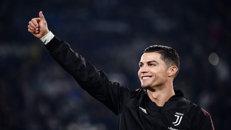 Cristiano Ronaldo Sumbang Dana dan 50.000 Masker untuk RS di Portugal