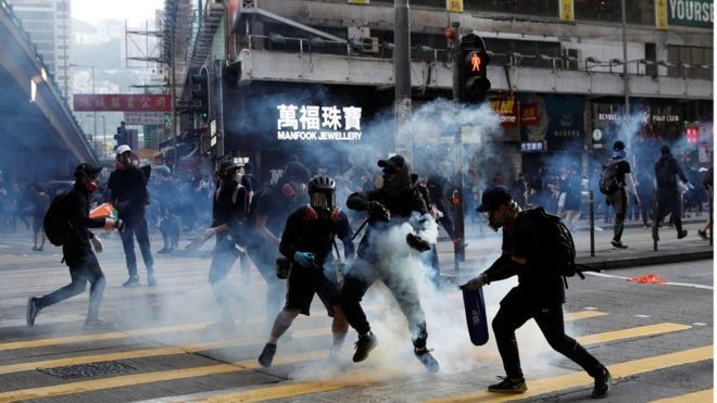Pengakuan Korban Aksi Protes Hong Kong: Saya Terkena Gas Air Mata saat Makan Siang