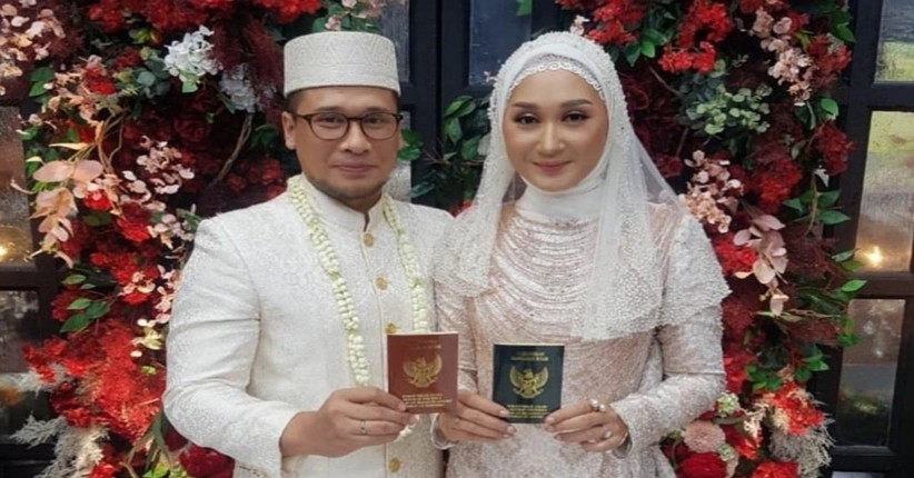 Ini Potret dan Fakta Pernikahan Dian Pelangi dan Sandy Nasution