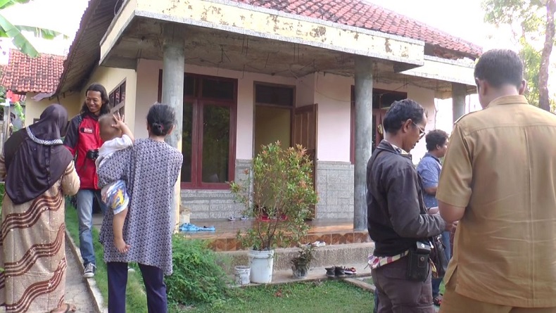 Densus 88 Tangkap Pengemudi Ojol di Majalengka saat Jalan Kaki Pulang ke Rumah 