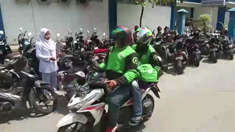 Pengemudi Ojol di Padang Ramai-Ramai Larikan Jenazah Bayi 6 Bulan yang Ditahan Rumah Sakit