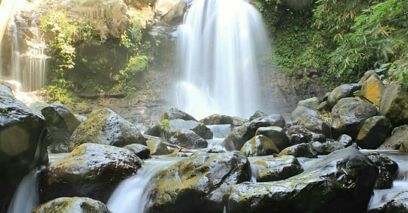 Menikmati Kesegaran Kolam Alami di Curug Titang, Tersembunyi di Temanggung
