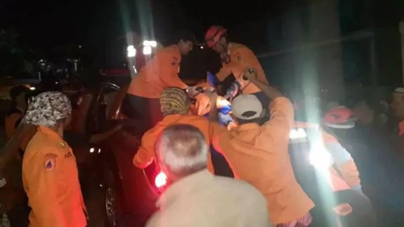 Pohon Beringin Tumbang dan Timpa Rumah Warga di Temanggung, 2 Orang Tewas