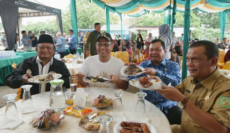 Isu Bangkai Babi, Plt Wali Kota Medan Ajak Warga Tidak Takut Makan Ikan