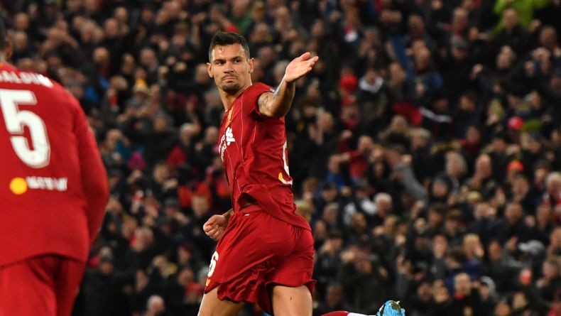 Bek Liverpool Percaya Virus Corona Konspirasi Elite Global