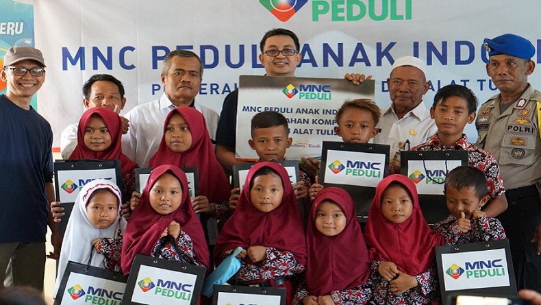 MNC Peduli Beri Bantuan Komputer dan Alat Tulis kepada SDN Pantai Bakti 02 Bekasi