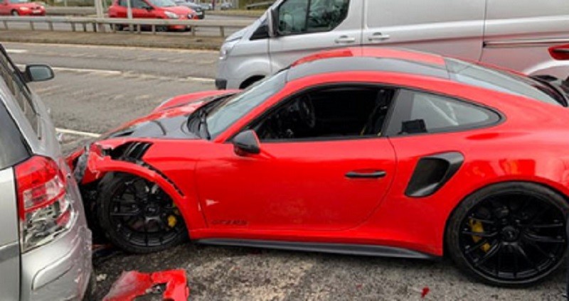 Baru Keluar dari Dealer, Supercar Seharga Rp4 Miliar Ini Hancur Kecelakaan