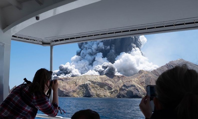 Gunung di White Island Selandia Baru Meletus, Turis yang Tewas Jadi 5 Orang