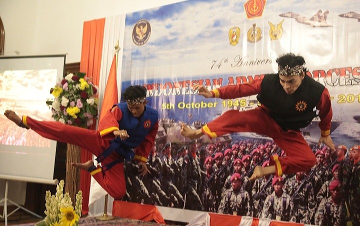 Atraksi Pencak Silat dari Tapak Suci Meriahkan Resepsi Diplomatik TNI di Mesir