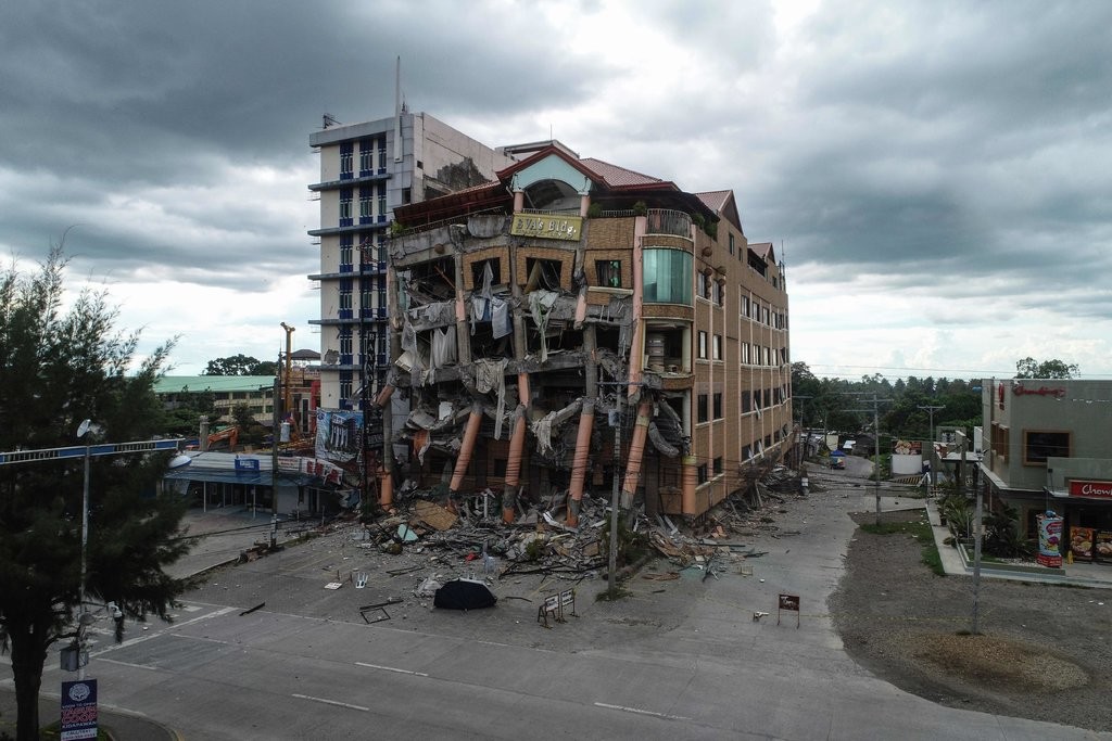 Filipina Diguncang Gempa Kuat Bermagnitudo 6,8