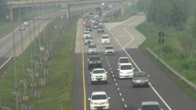 Lalu Lintas Arus Mudik Natal di Tol Cipali Terpantau Padat