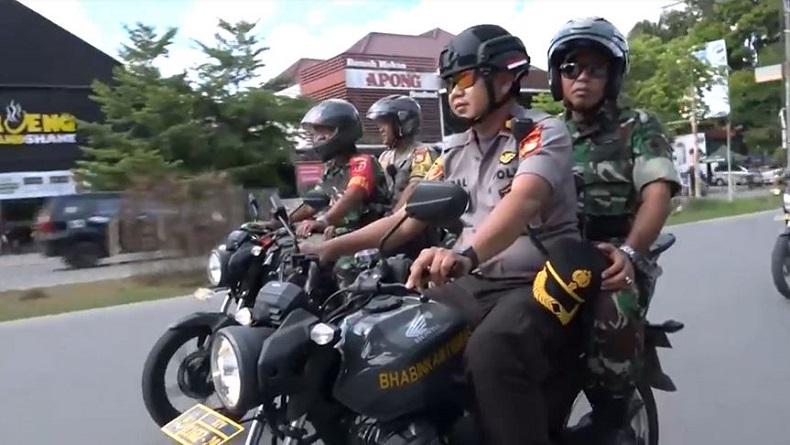 Ingatkan Warga Tak Berkerumun, TNI-Polri di Pontianak Gelar Patroli