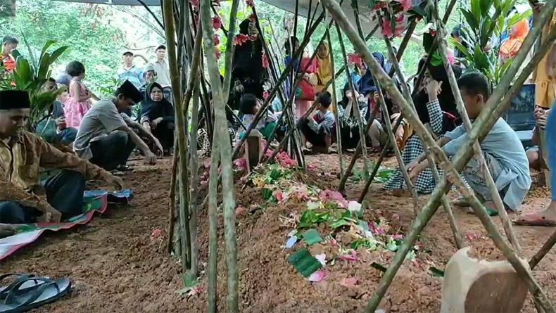 Memilukan, Anak Korban Bus Maut di Palembang Menikah di Depan Jenazah Ayah
