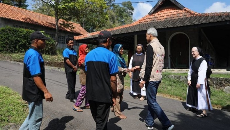 Tabuhan Rebana Santri Ponpes Meriahkan Misa Gereja Katolik Mater Dei Semarang