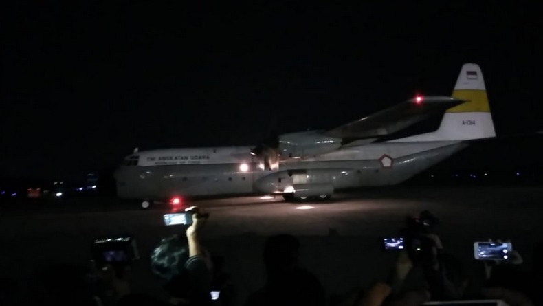 Didampingi SBY dan 2 Putranya, Jenazah Almarhumah Ani Yudhoyono Tiba di Halim