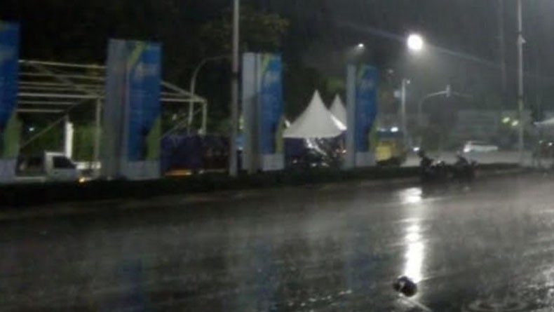 Fenomena Hujan dan Petir Menurut Alquran